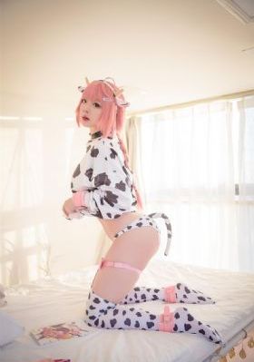 日韩制服高贵典雅_在线观看免费电影